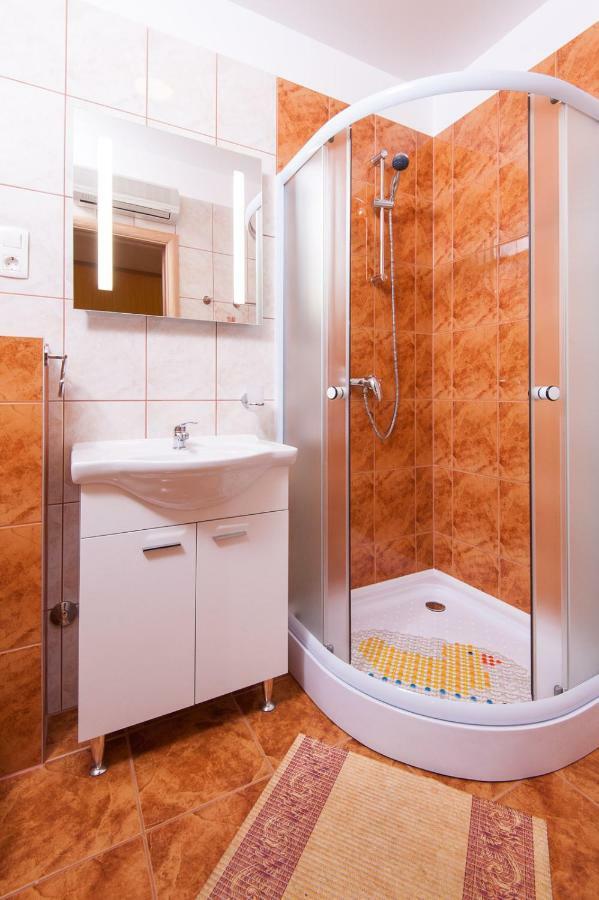 Apartmani Galija 피사크 외부 사진