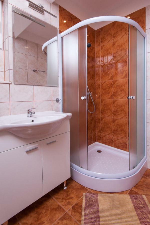 Apartmani Galija 피사크 외부 사진