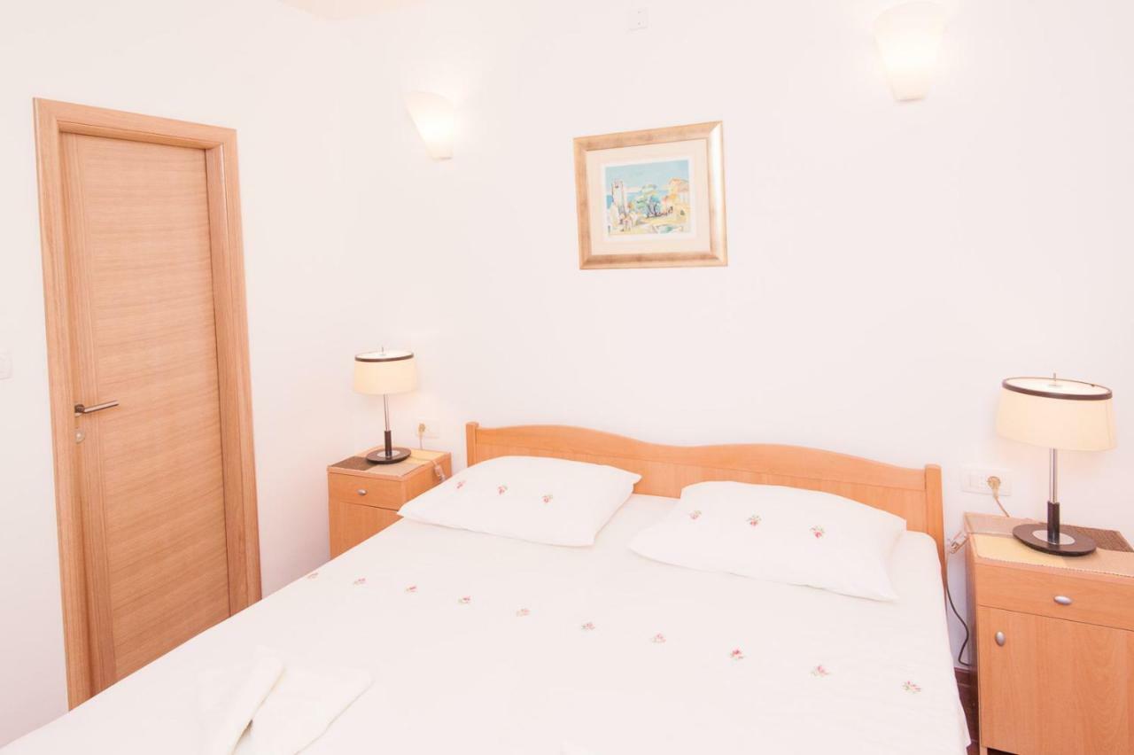 Apartmani Galija 피사크 외부 사진