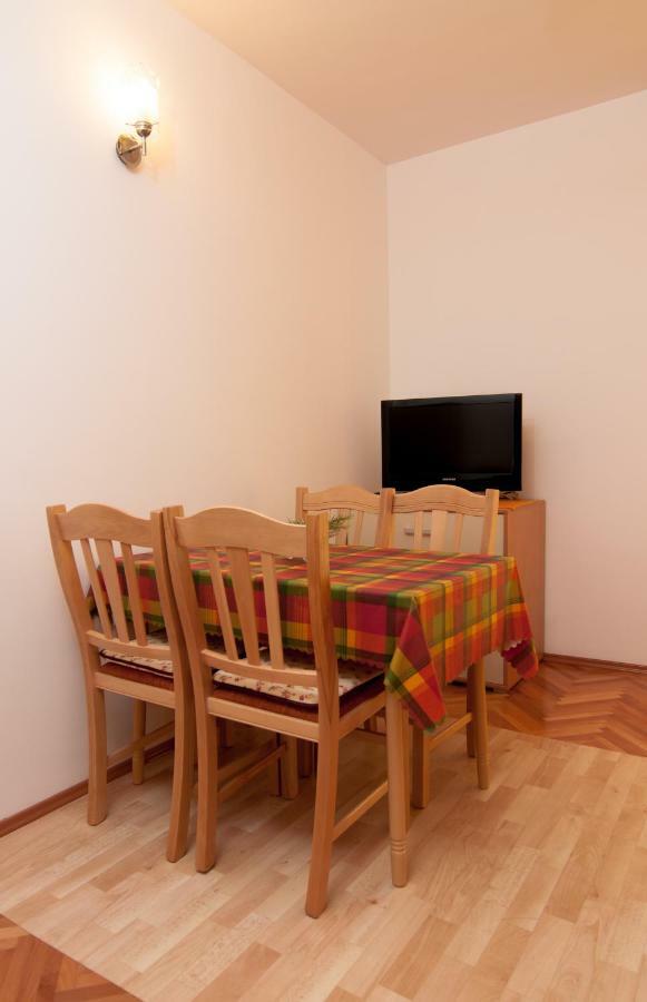 Apartmani Galija 피사크 외부 사진